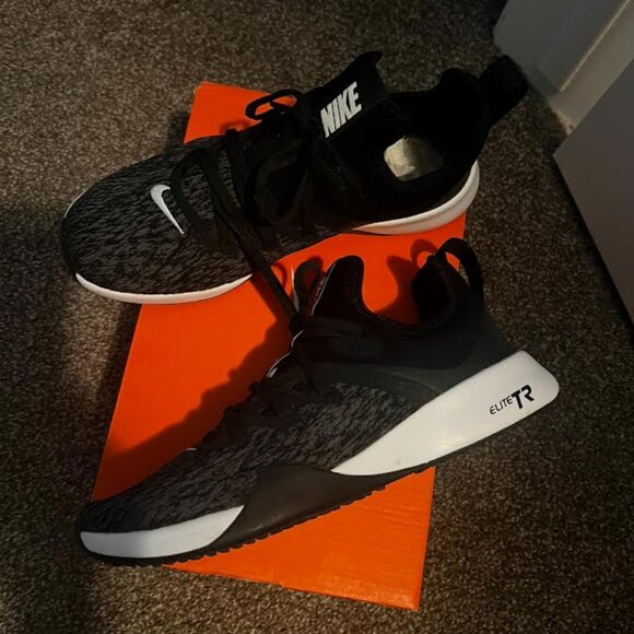 Nike Shoes - Womens Nike Elite TR